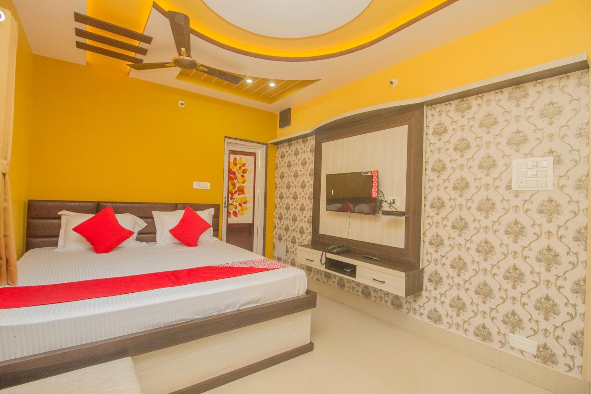 Super Hotel O Kalpana Residency Inn Силигури Экстерьер фото